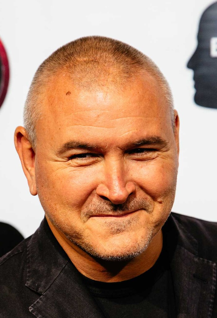 https://blur.com/media/pages/feed/20160215-blurs-tim-miller-breaks-box-office-records-with-deadpool/d036fd65c0-1752858109/tim_miller_screening1-700x1024-crop.jpg